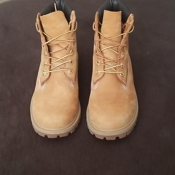 Timberland 6 inch wheat boot size 5 - Picture 2 of 5